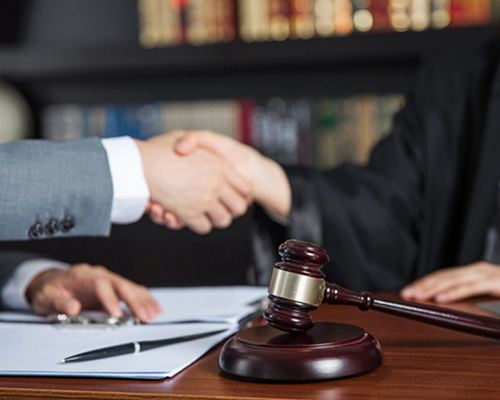 長葛律師 業(yè)務(wù)精湛的正當(dāng)防衛(wèi)專家，疑難刑事案件與網(wǎng)上貿(mào)易代理的堅實后盾